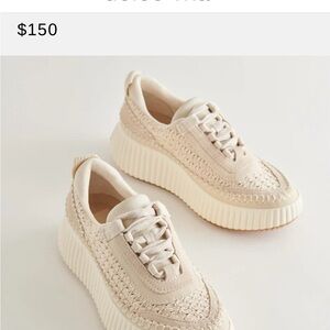 Dolce vita “Dolen” size 8 in execellent condition. Sandstone color suede /woven